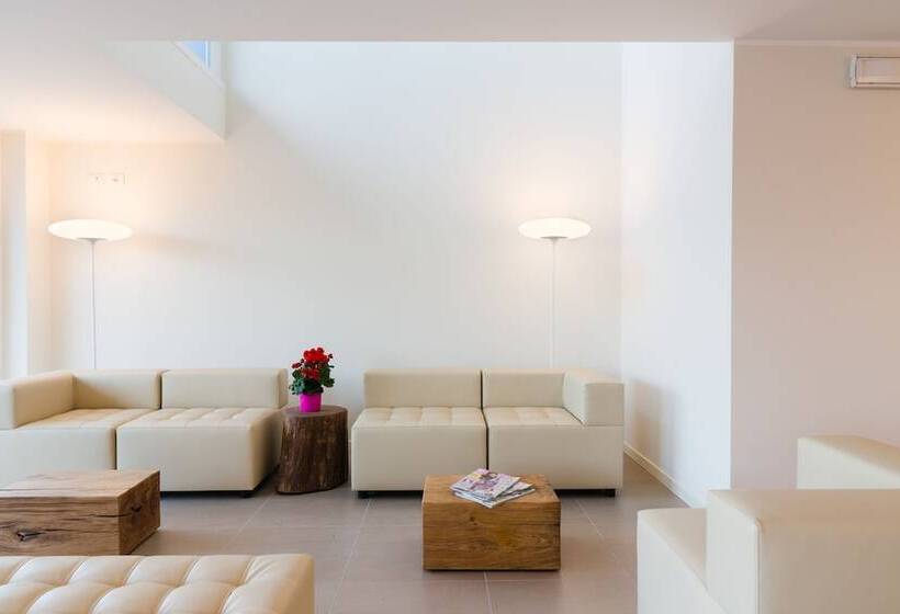 ホテル Mediterraneo