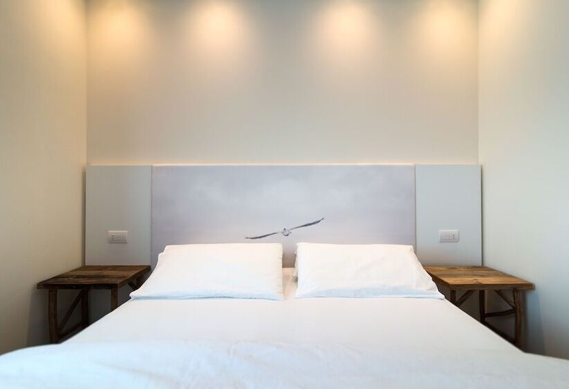 ホテル Mediterraneo