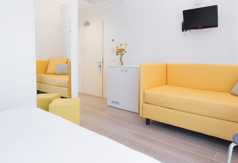 ホテル Mediterraneo