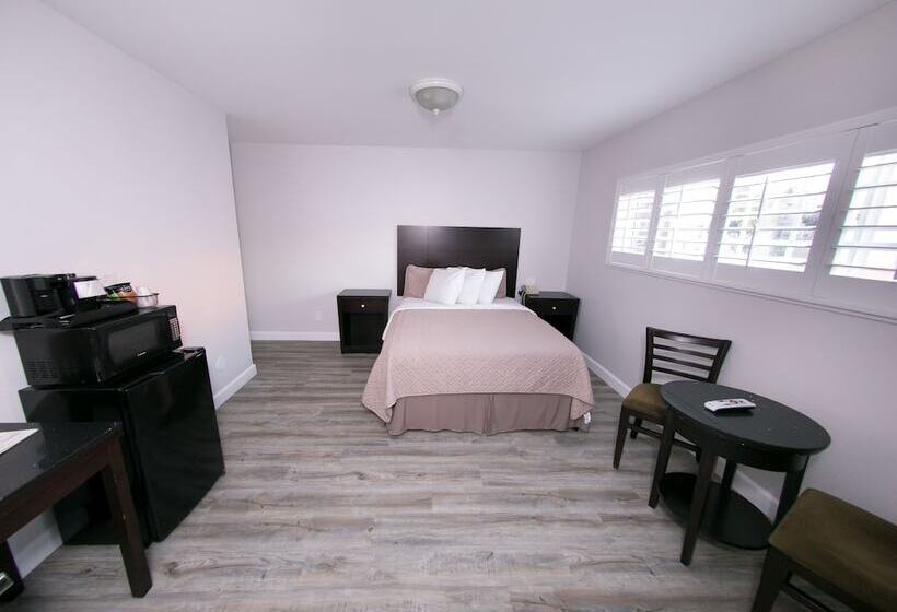 فندق Metropolitan Inn & Suites