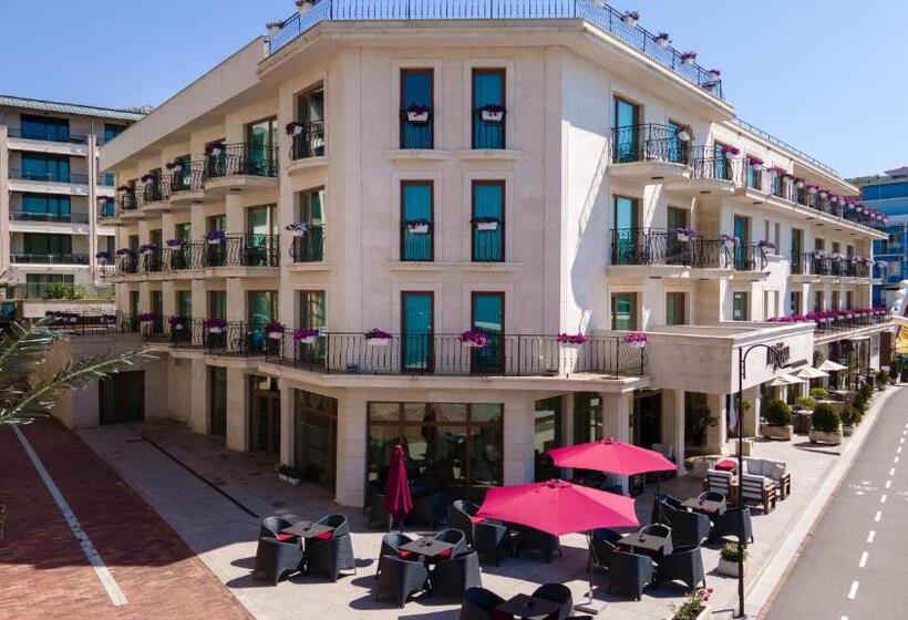 בית מלון כפרי Mistral