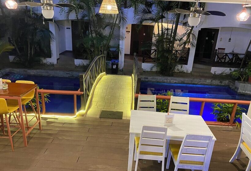 Hotel Nirvana Beach Resort