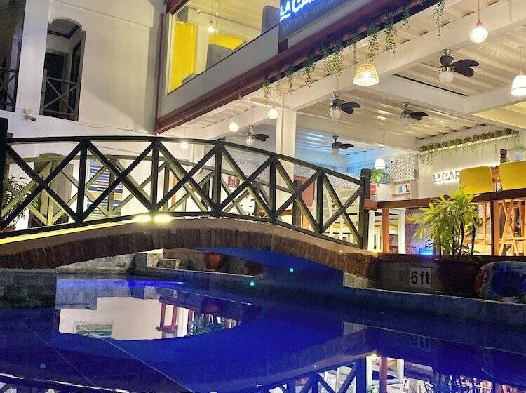 Hotel Nirvana Beach Resort