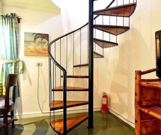 Hotel Nirvana Beach Resort