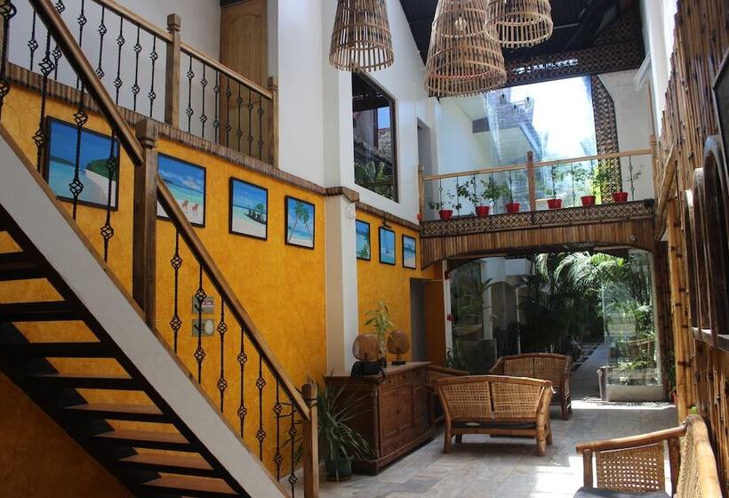 酒店 Nirvana Beach Resort