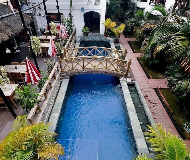 Hotel Nirvana Beach Resort