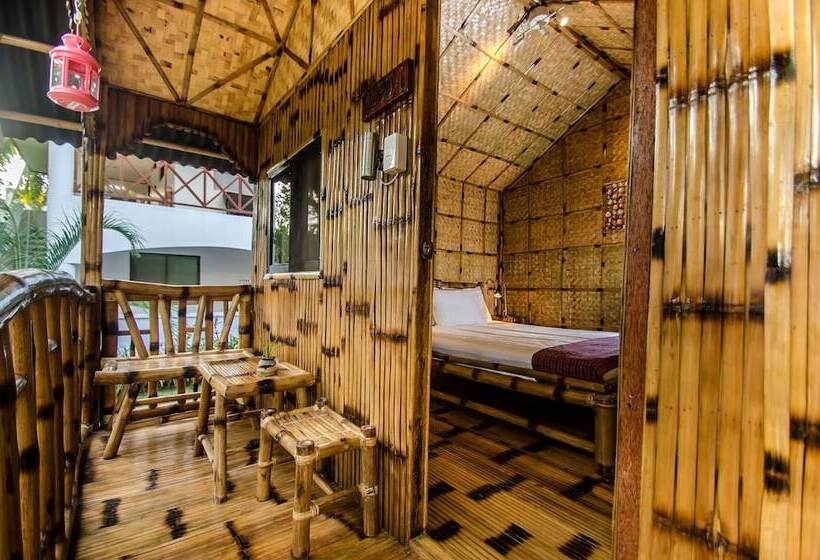 Hotel Nirvana Beach Resort