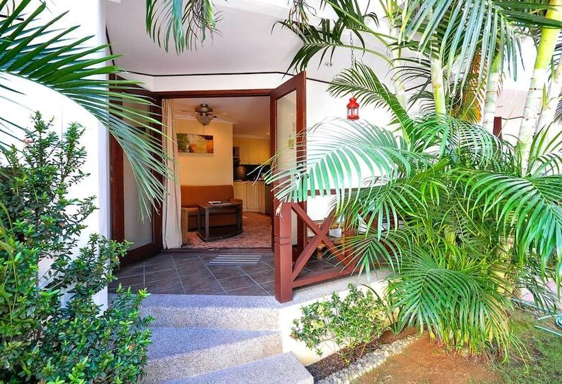 Hotel Nirvana Beach Resort