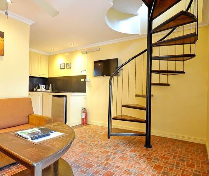 Hotel Nirvana Beach Resort