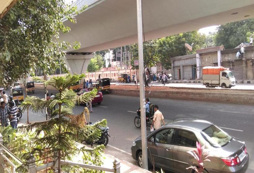 호텔 Oyo Premium Station Road Visakhapatnam