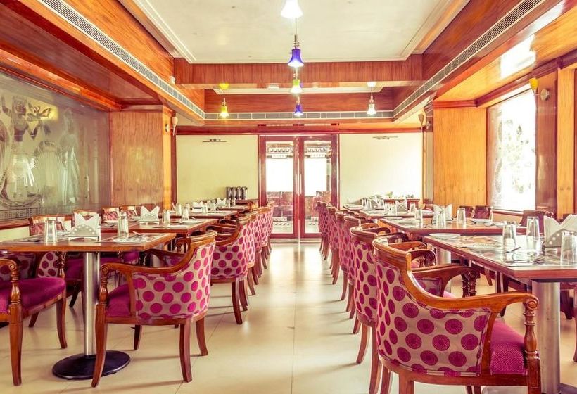 호텔 Oyo Premium Station Road Visakhapatnam