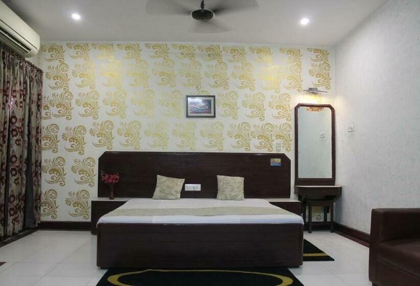 فندق Padmini International  Sigra