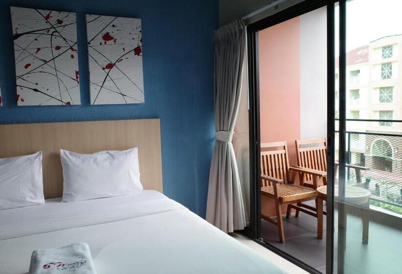 Отель Samkwan Village