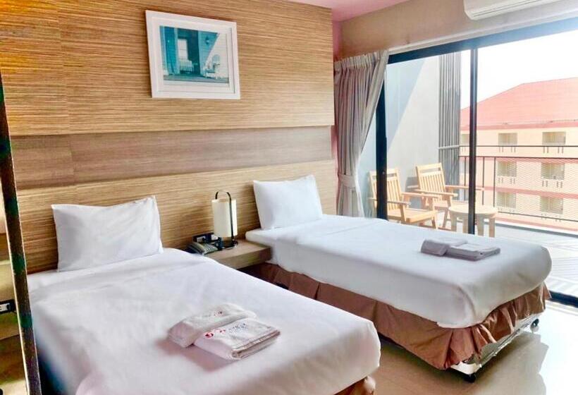 Отель Samkwan Village