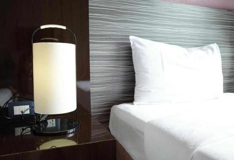 Отель Samkwan Village