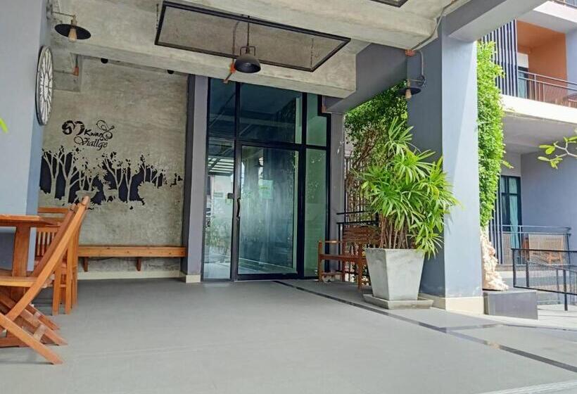 Отель Samkwan Village