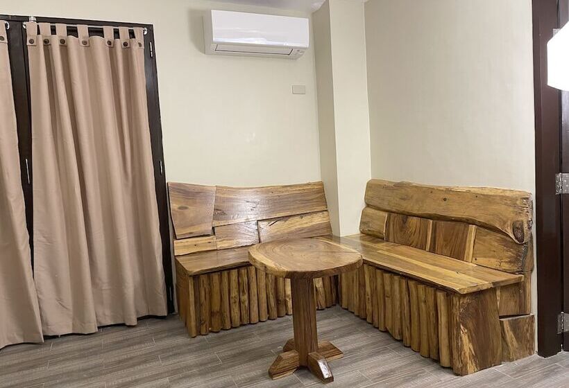 Otel Serene La Playa Boracay