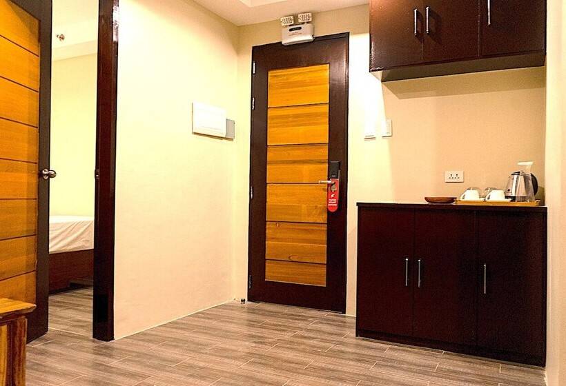 Otel Serene La Playa Boracay