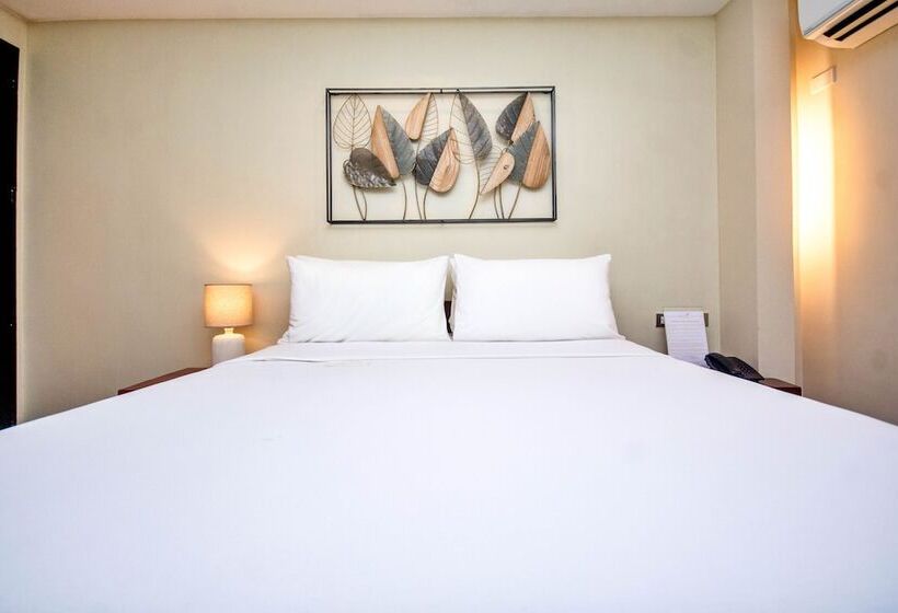 Hotel Serene La Playa Boracay