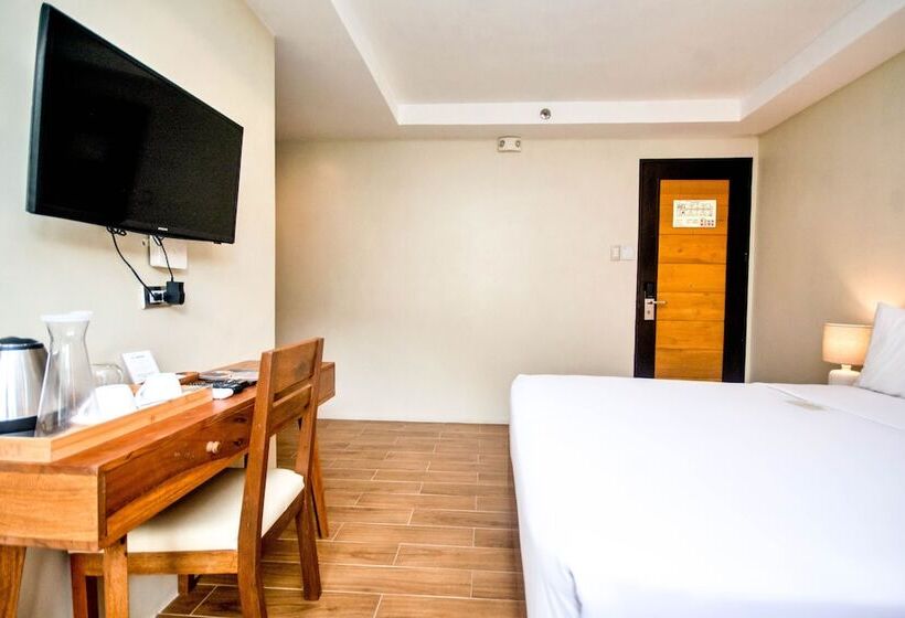 Otel Serene La Playa Boracay