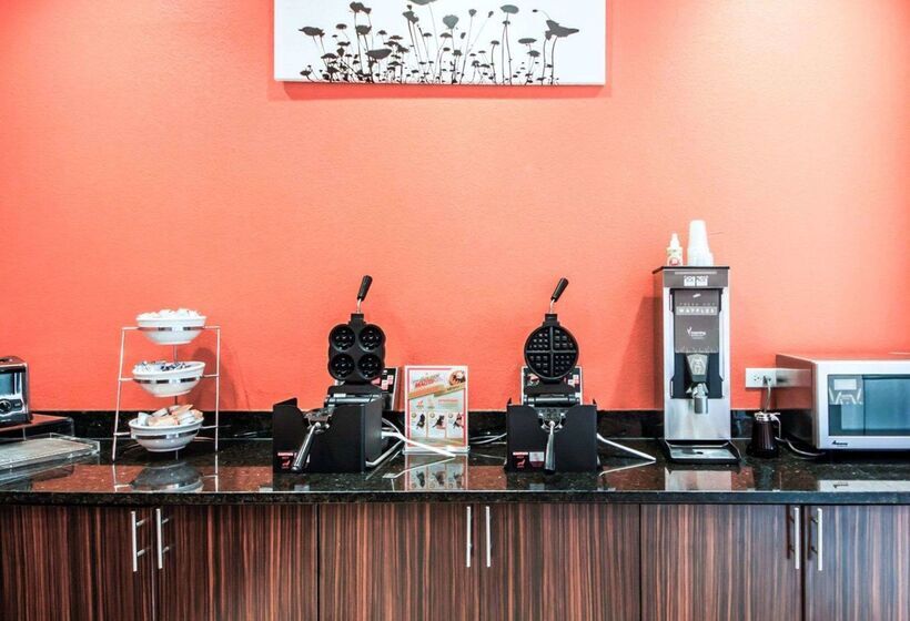 فندق Sleep Inn & Suites Hennessey North