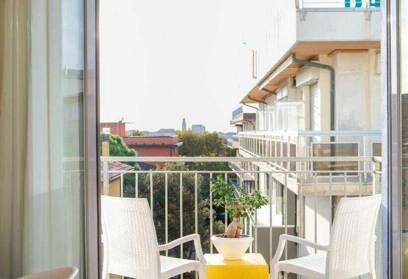 ホテル Mediterraneo