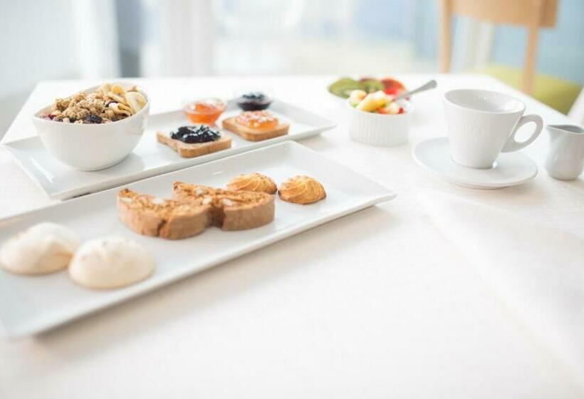 ホテル Mediterraneo