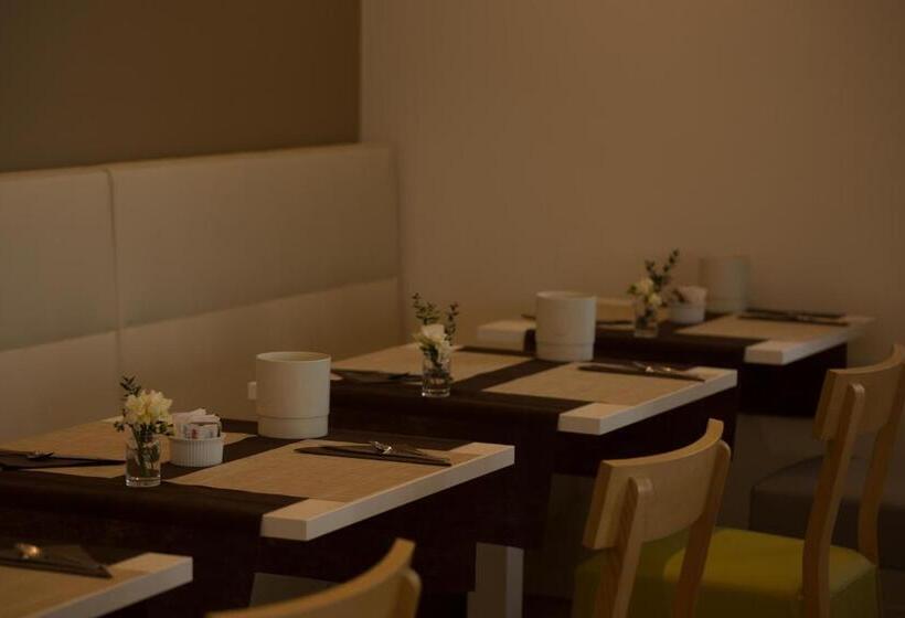 ホテル Mediterraneo