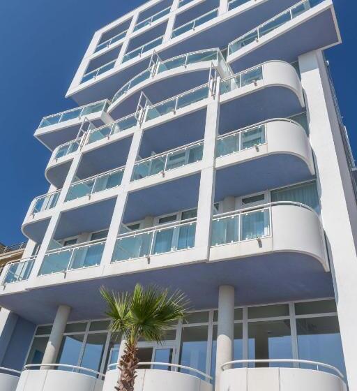 ホテル Mediterraneo