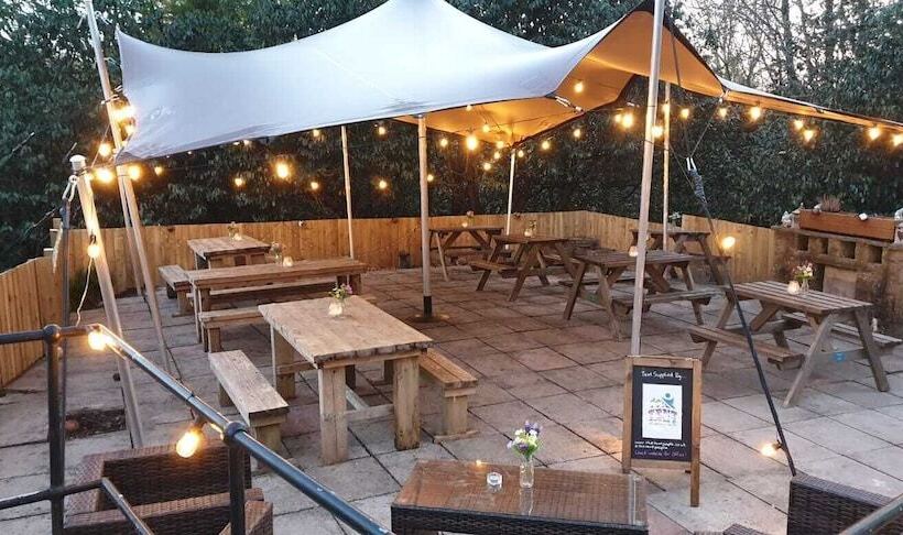 호텔 The Sycamore Inn