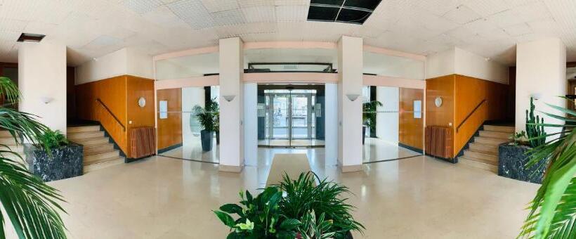 酒店 Trianon Tours