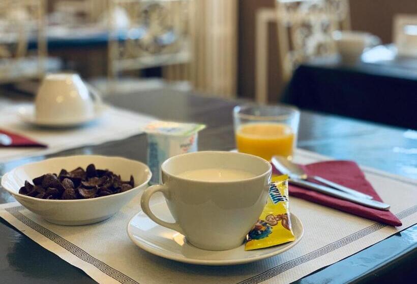 酒店 Trianon Tours