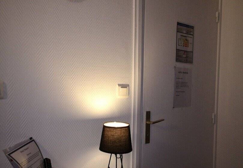 酒店 Trianon Tours