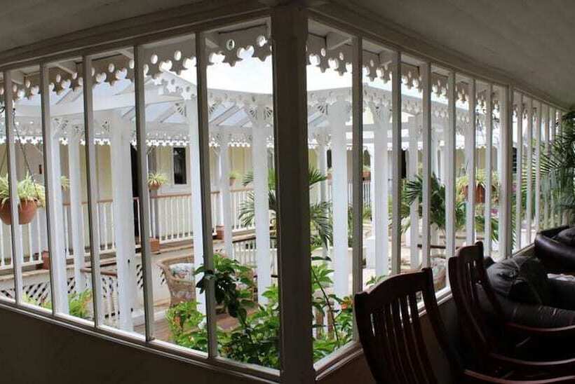 ホテル Victoriano