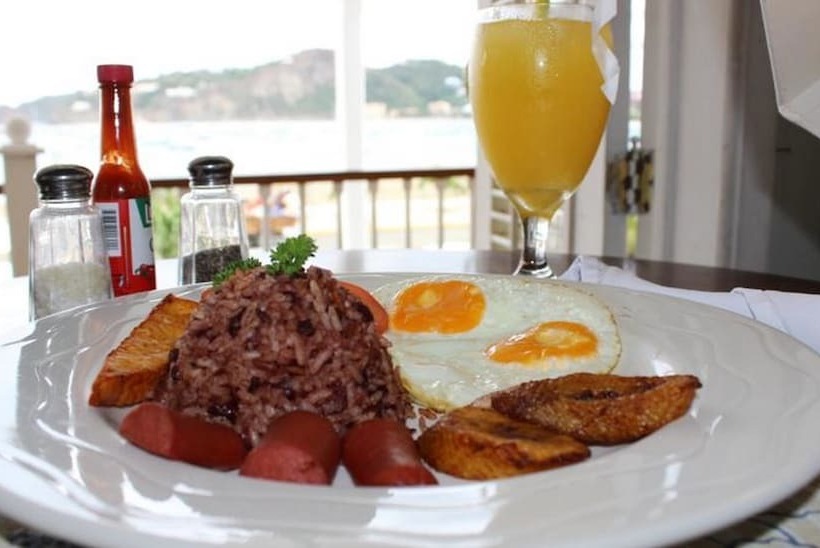 ホテル Victoriano