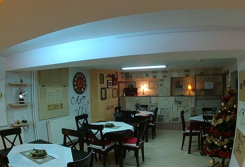 ホテル Pensiunea Fortuna