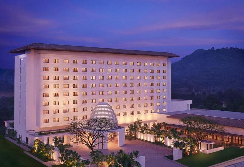 هتل Vivanta Guwahati