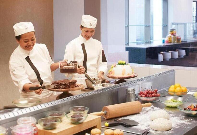 هتل Vivanta Guwahati