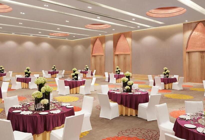 هتل Vivanta Guwahati