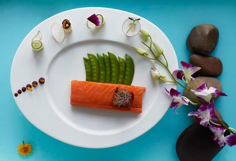 هتل Vivanta Guwahati