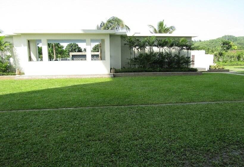 هتل Vivanta Guwahati