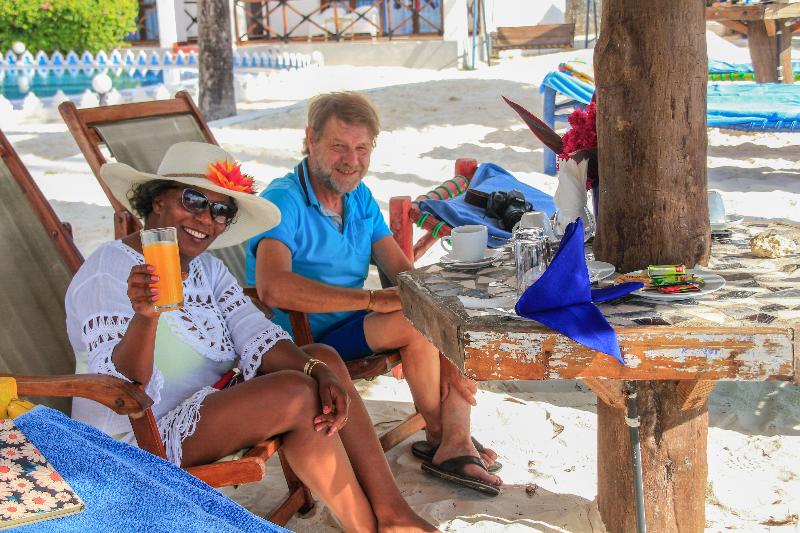 ホテル White Rose Beach