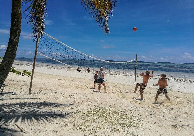 ホテル White Rose Beach