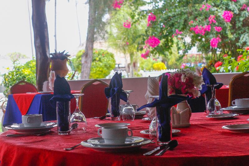 ホテル White Rose Beach