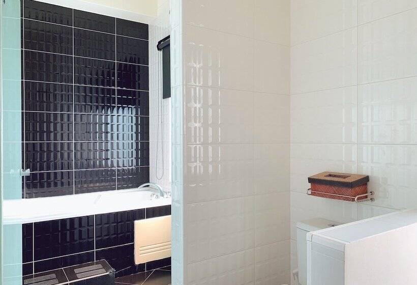 تختخواب و صبحانه Ibali Hostel