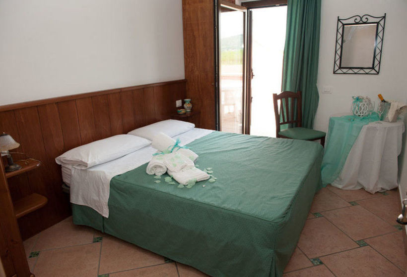 L Oasi Del Fauno Country House