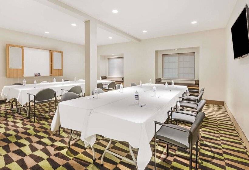 Microtel Inn & Suites By Wyndham Beaver Falls