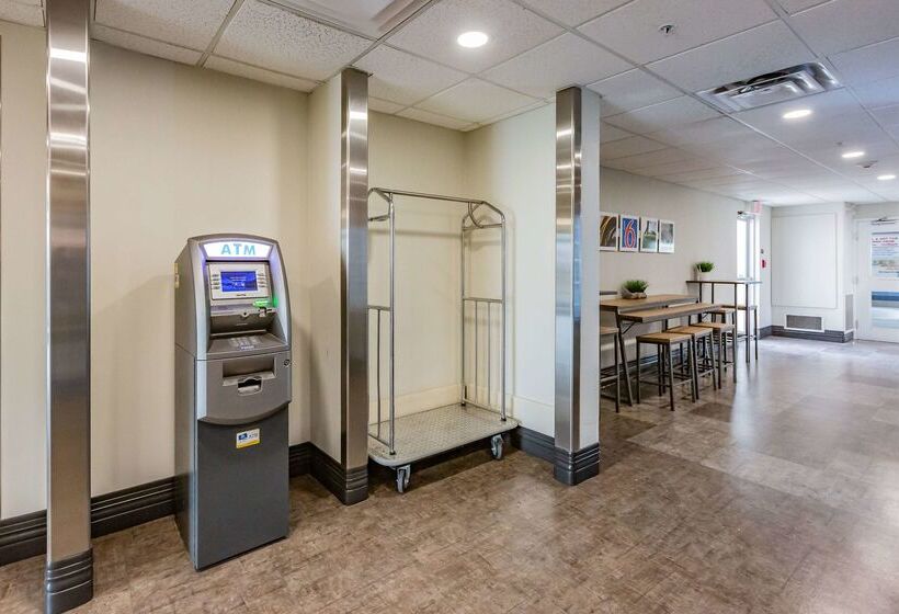 Motel 6 Saskatoon, Sk