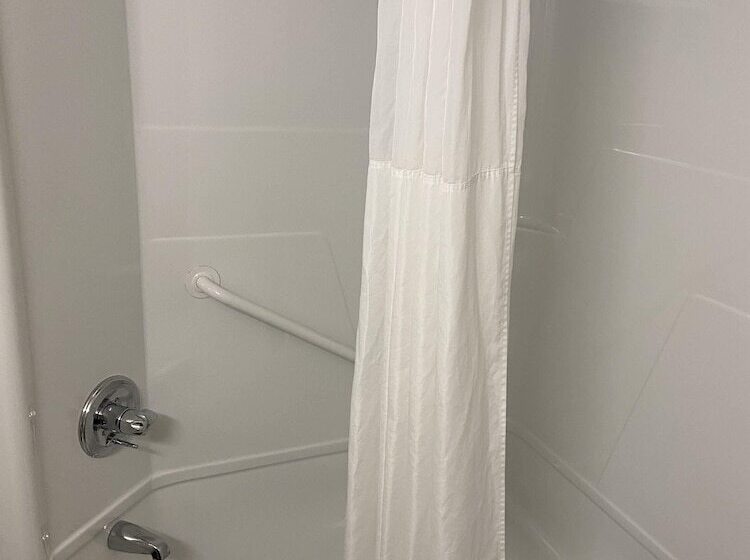 Motel 6 Saskatoon, Sk