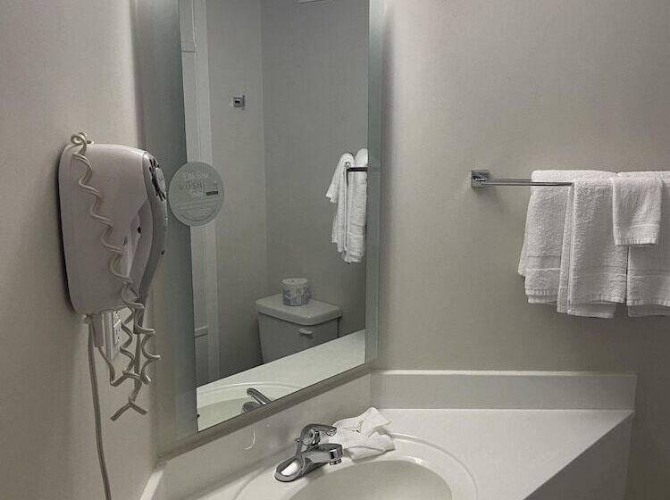 Motel 6 Saskatoon, Sk